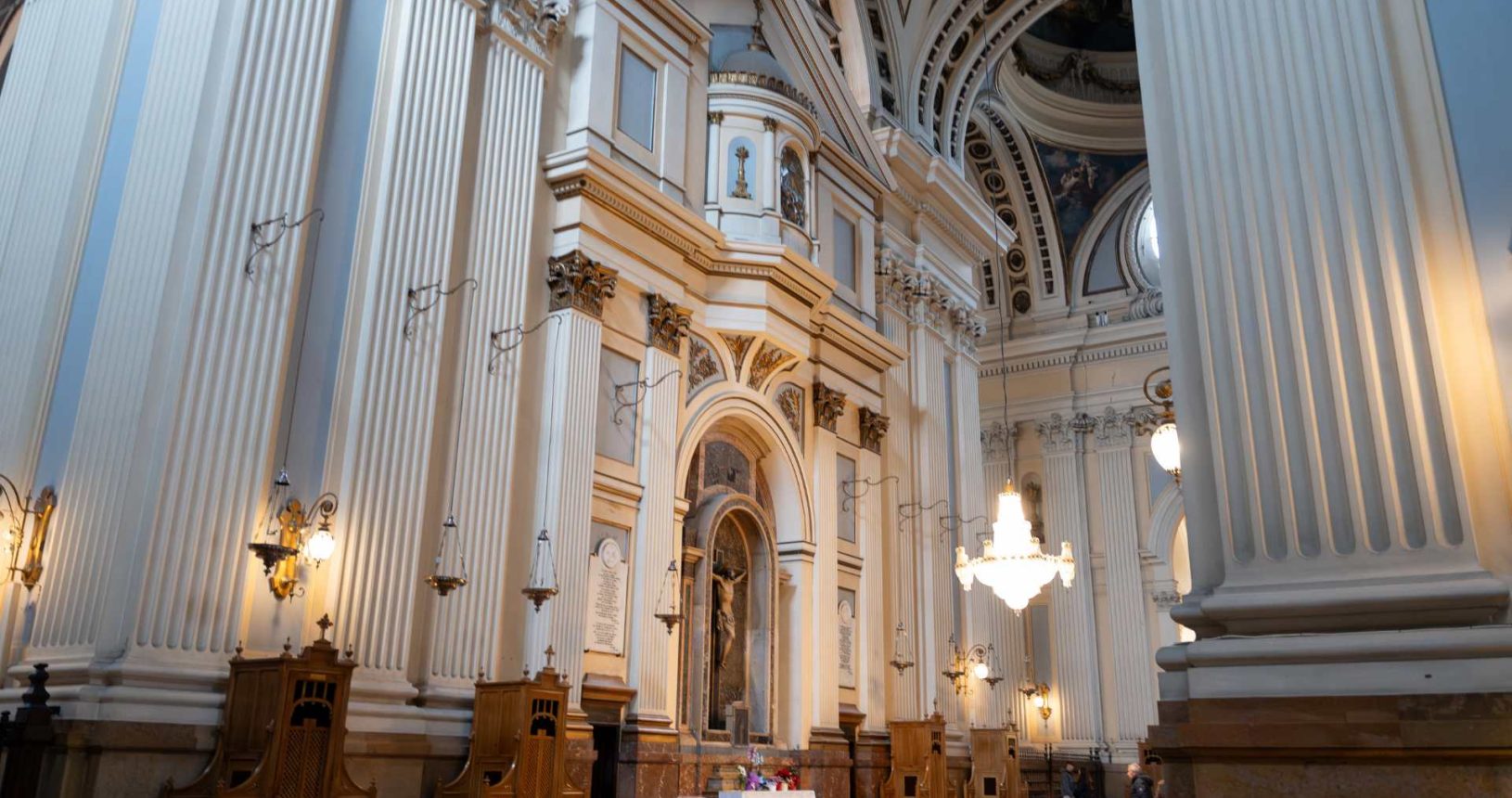 basilica_interior_paseicos